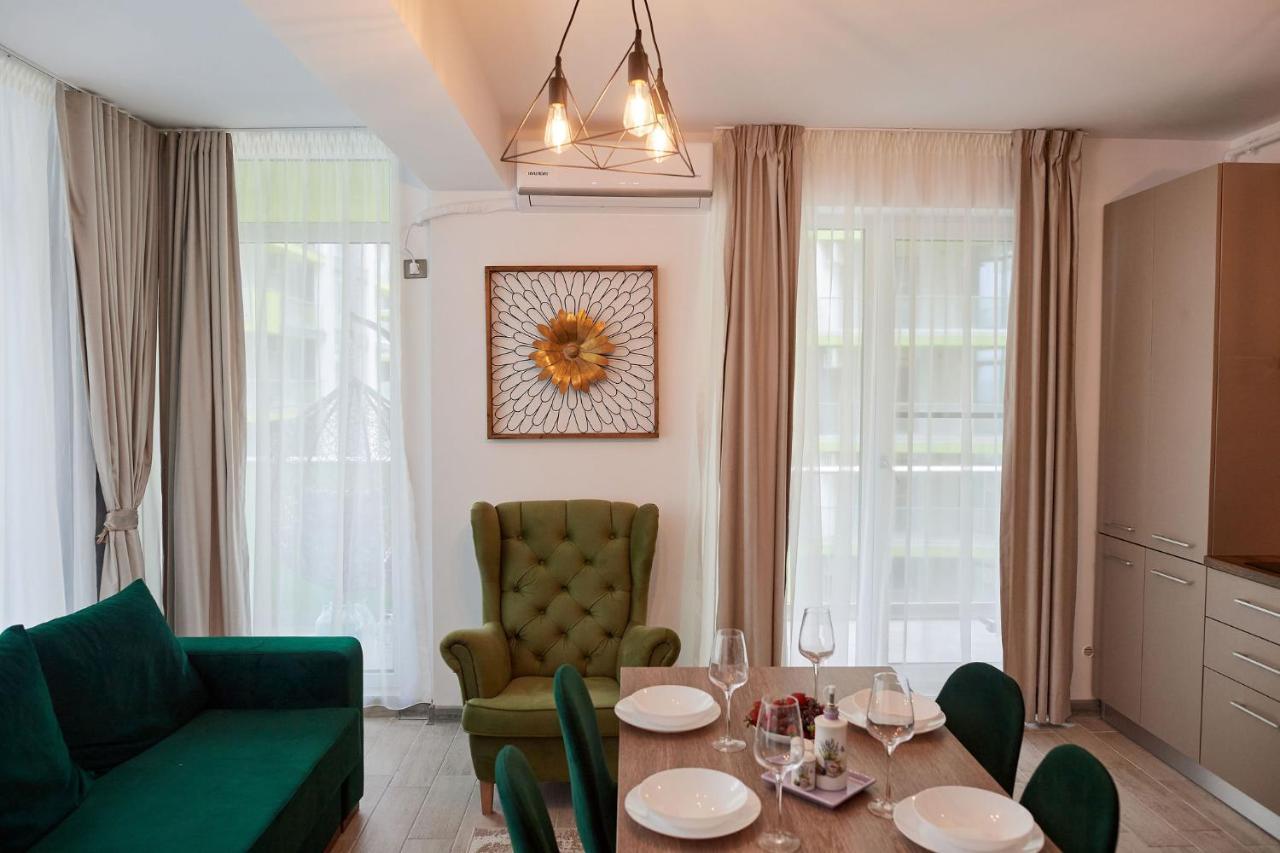 Sea La Vie 2Br Apt Spa N Pool Beach Resort Navodari Exterior photo